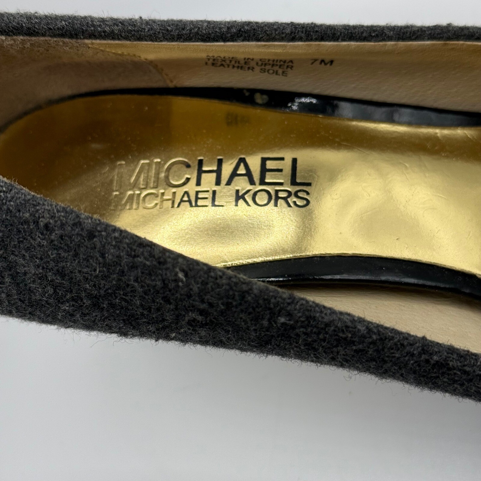 Michael Kors Gray Wool Leather Heels Pumps Classic Logo Detail Size 7M thumbnail 6
