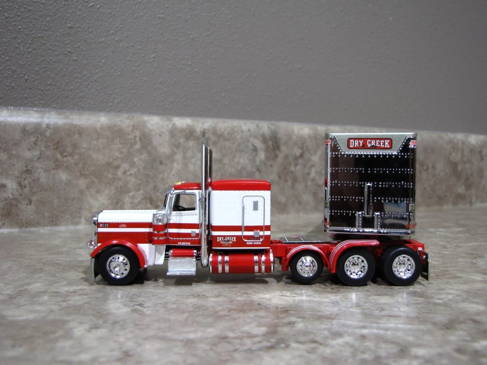 DCP 1/64 Dry Creek Red White Tri-Axle Peterbilt 389 Wilson Livestock 60-1050 - Image 2 of 4