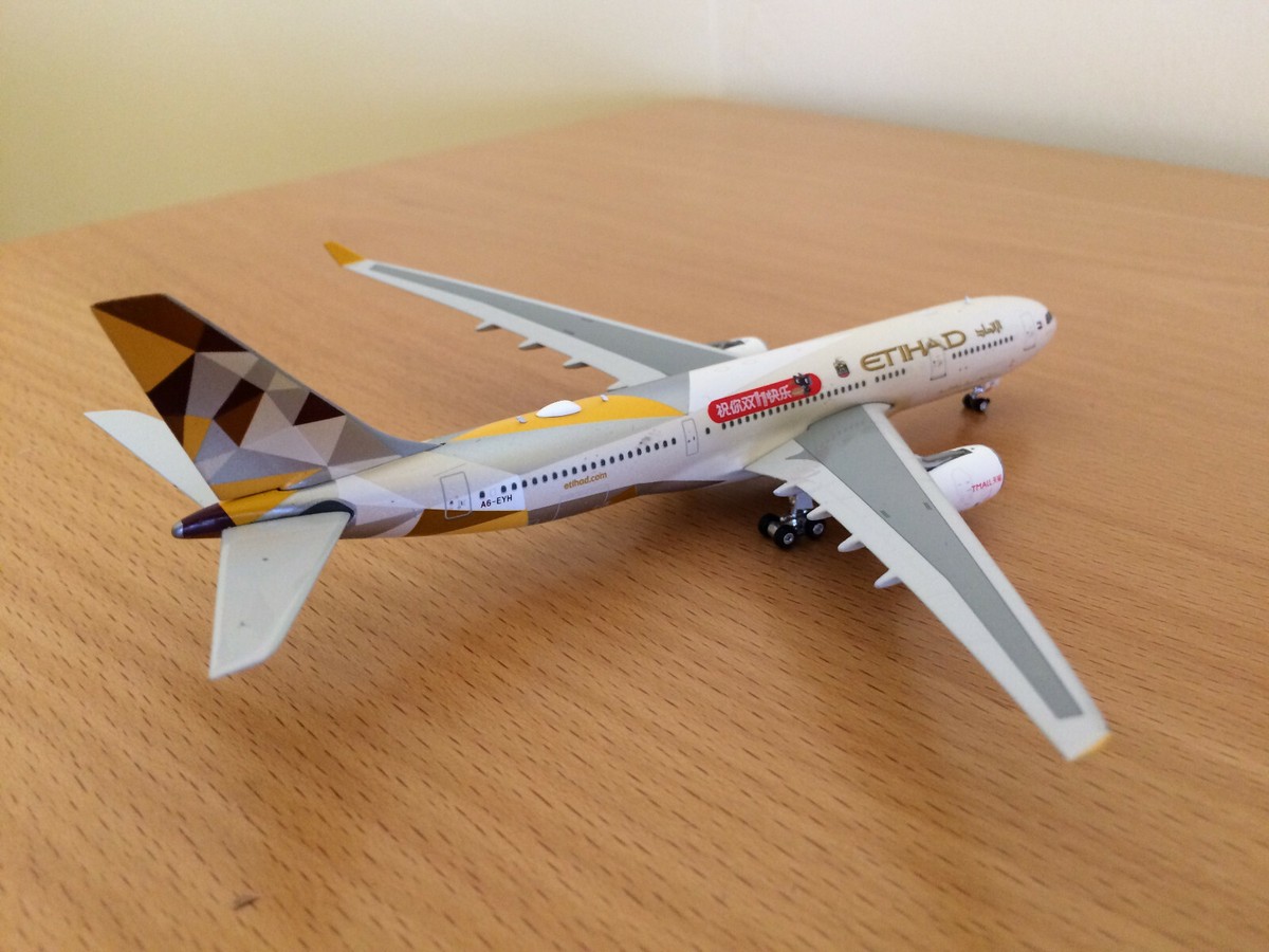 Phoenix Airbus A330-200 Etihad Airways A6-EYH in 1:400 | eBay