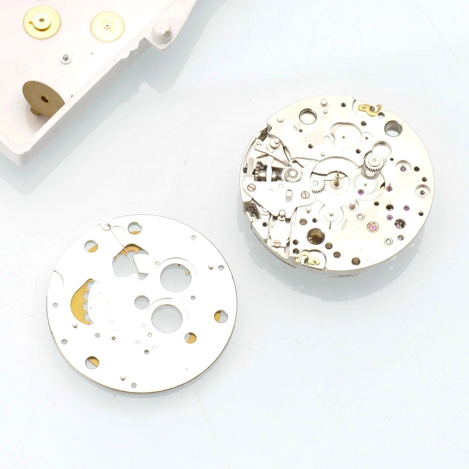 Valjoux 7750 For Parts or Restore Good Balance 25 Jewels Watchmakers Parts - Image 2 of 3