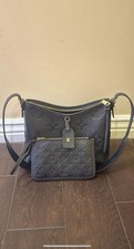 Authentic Louis Vuitton Monogram Giant Should...