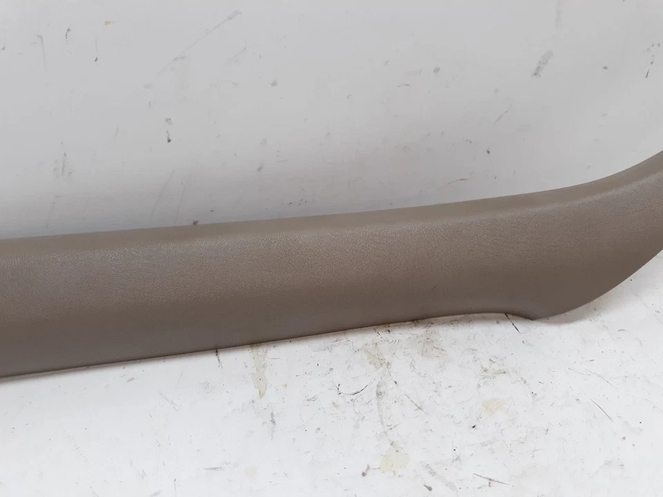 95-98 GMC TAN LEFT DRIVERS A-PILLAR TRIM 15707257 Foto 4 de 4