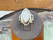 Vintage Sterling SIlver Mother of Pearl Southwestern Ring size 7--2080..25