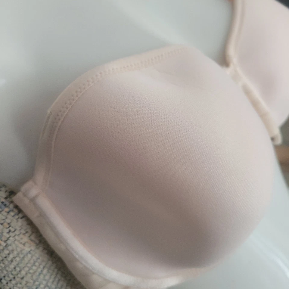 Sujetador Liz Clayborne 40D sin tirantes con aros ligeramente forrado melocotón pálido Foto 3 de 4