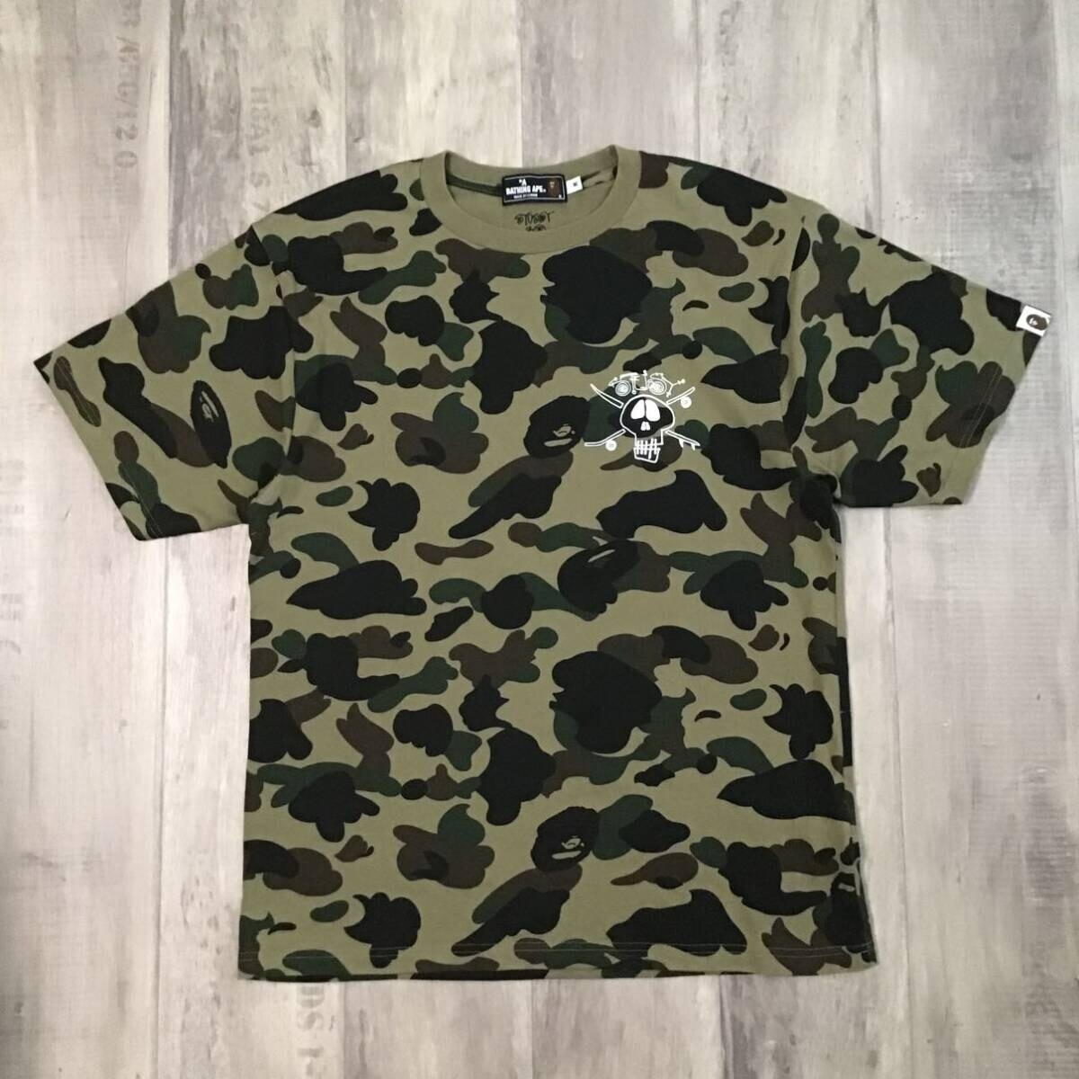 A BATHING APE 1st Camo Tシャツ A Bathing Ape Men 1st Camo Big Ape Head Tee black yellow