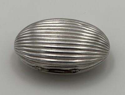 Tiffany ティファニー シルバー ヴィンテージ pill box Tiffany & Co Italy 925 Sterling Silver Fluted Shell Pill Box | eBay