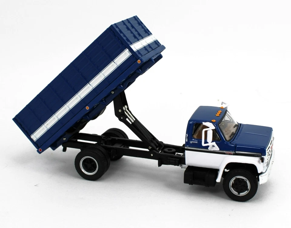 2023 1:64 DCP *BLUE & WHITE* GMC 6500 GRAIN TRUCK Single-Axle NIB - Image 3 of 4