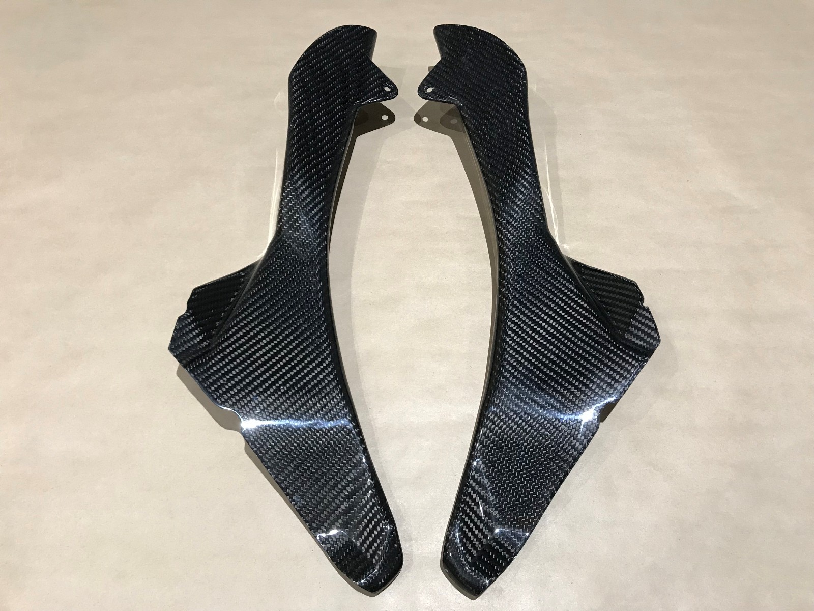 100% Dry Carbon Fiber Ferrari Front Truck Compartment Panel Fairing Cowling