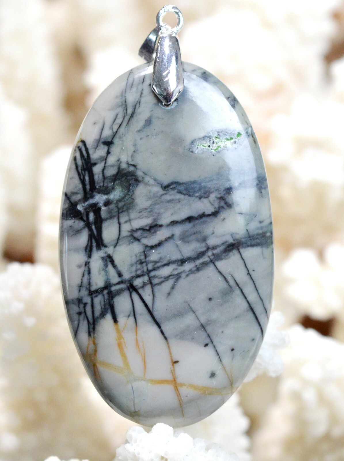 Jaspe Picasso pendentif cabochon 67 carats une pierre naturelle pour l'harmonie intérieure