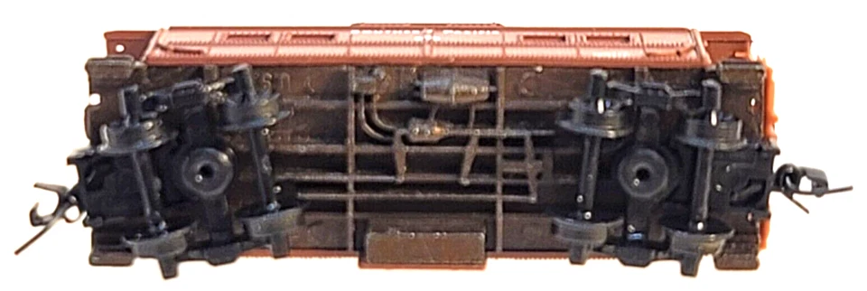 Z Micro-Trains MTL 14712-2 ATSF Caboose #1994 - Image 2 of 4