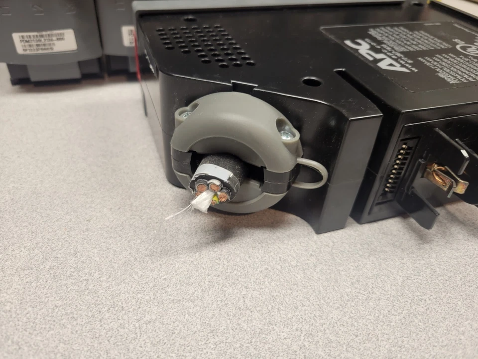 PDM3530L2130--APC--30A Power Module--CORD REMOVED--USED - Image 3 of 4