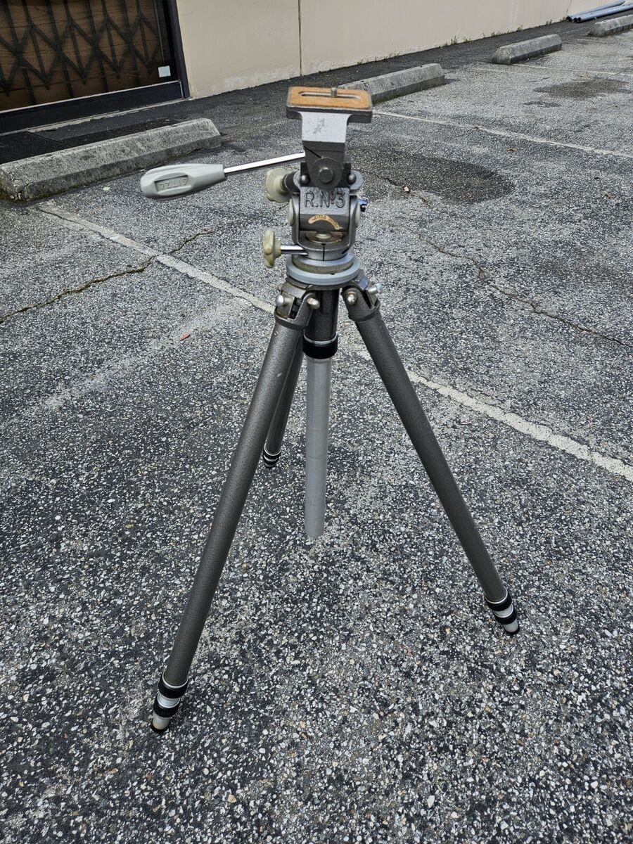 Gitzo Gilux Studex Performance Tripod with R No 3 Head Gitzo Gilux Studex Performance Tripod with R No 3 Head