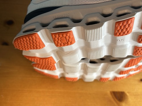 On Cloudstratus Damengröße 6,5 sportliche Laufschuhe – nie benutzt – ohne Karton - Bild 10 von 10