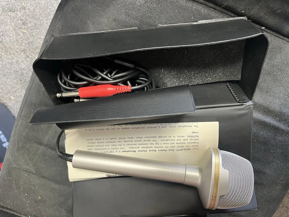 Realistic Electret Condenser Stereo Microphone Cat. No. 33-919 - Image 2 of 4