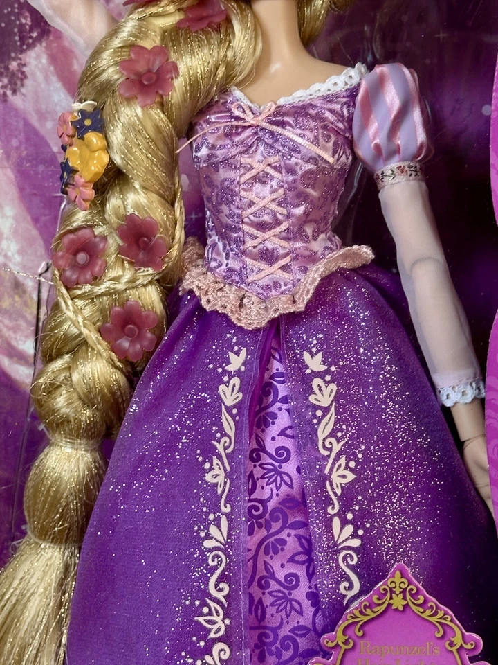 Disney Store Enredado Cantando Rapunzel 17” Muñeca Linterna/Cabello Iluminado -Dañado- Foto 2 de 4