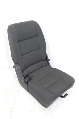 VW Touran Sitz hinten links (hintern Fahrersitz) Rücksitz Isofix 141943
