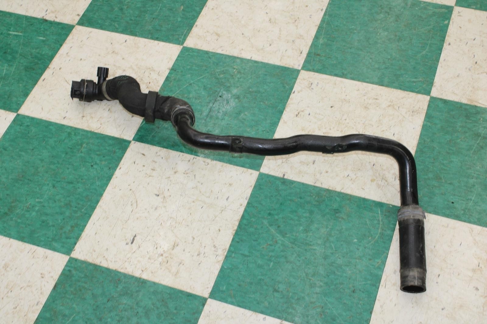 13-18 Flying Spur 6.0L Motor Engine Lower Coolant Pipe Hose Tube Unit OEM OE WTY