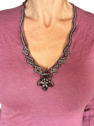WOMENS ELIE TAHARI CASHMERE PURPLE SWEATER PULLOVER V NECK JEWELED RHINESTONE M - Picture 7 of 12
