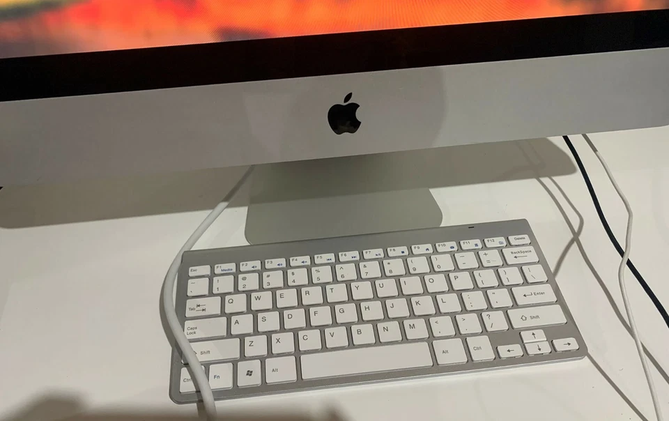 IMAC Desktop Computers, 4 GB RAM, 500 GB HDD - Image 3 of 4