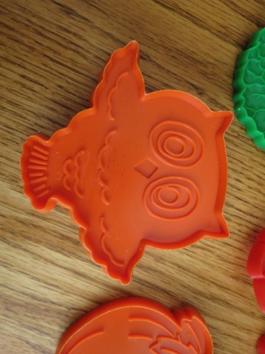 Vintage Hallmark Solid Plastic Cookie Cutters Lot - Picture 5 of 9