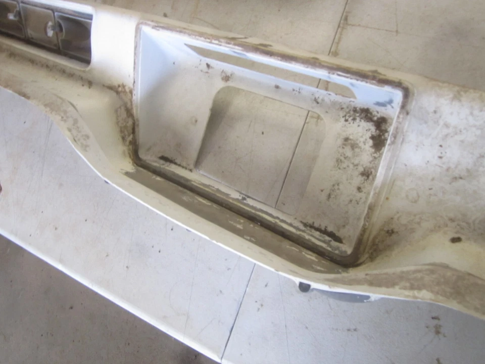 73 74 OLDSMOBILE OMEGA LUZ TRASERA CARCASA PANEL TRASERO OEM Foto 3 de 4