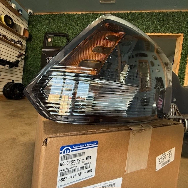 (1) genuine 2015-2021 Dodge Ram 1500 Right Side Headlight Halogen OEM 68270496AE - Image 2 of 4