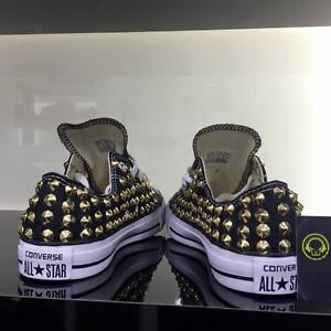 converse nere basse borchie