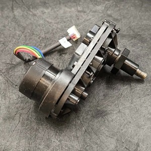 Robotermäher 17935 215-DC18V 2050000013 Rasenmäher Montage Motor Rad Arbeit