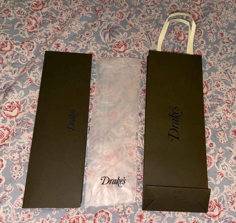 Drake’s London Shopping Bag Gift Wrap Paper Tie Folder Plastic Sleeve Luxury