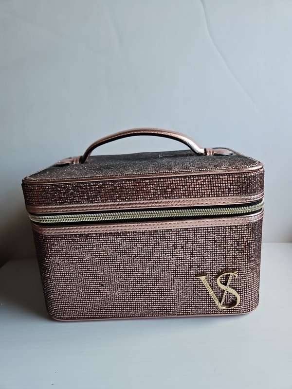RARE Limited Edition Victoria’s Secret Glitter Runway Train Case Rose Gold 