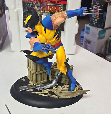 Diamond Select Toys Marvel Milestones Wolverine 1:7 PVC Statue Signed COA 2006