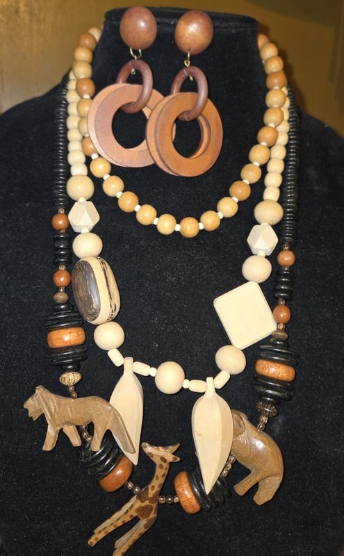 BOHO JEWELRY LOT,  AFRICAN CARVED ANIMALS,  WOODEN BEADED NECKLACES AND EARRINGS