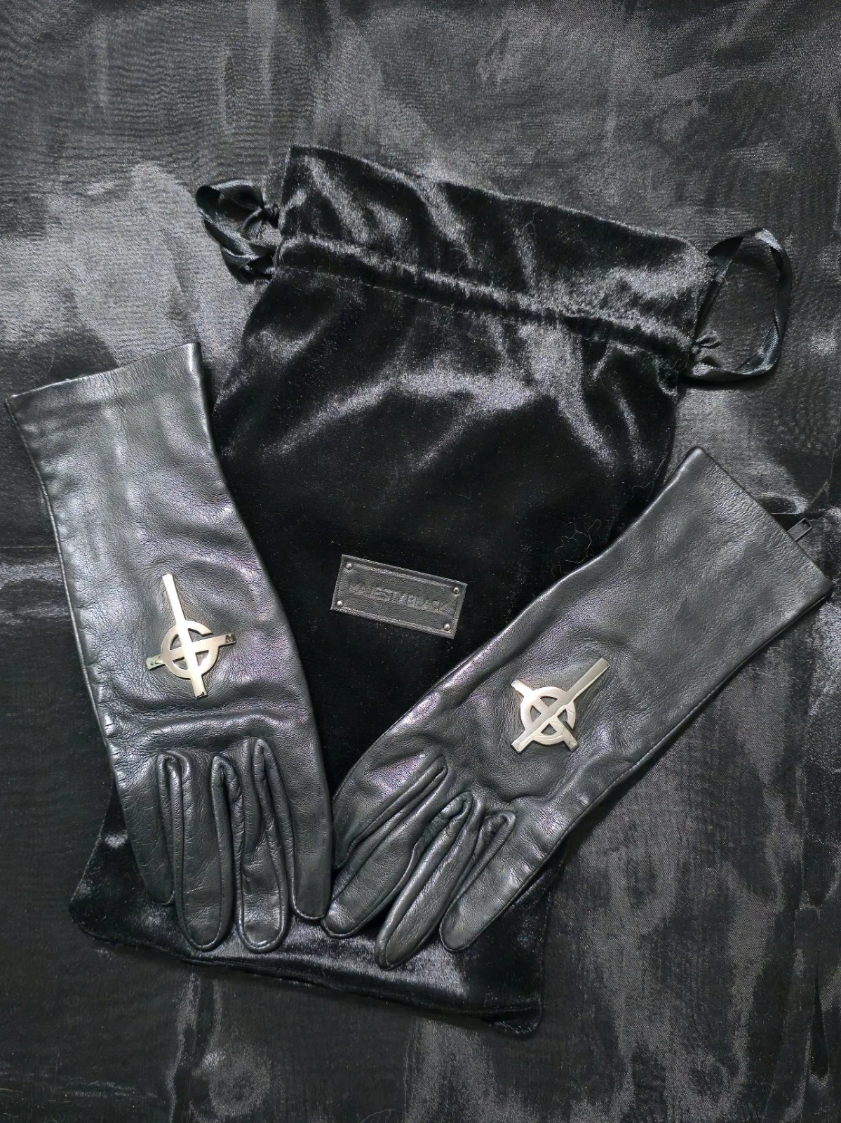 GHOST Band - Majesty Black - Womans Size 7.5 Prequelle Ghoul Gloves
Opens in a new window or tab