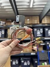 100109295 | 9003542005 | 183824-190 | A.O Smith FV Pilot Assy 190 DEGREE (NG)