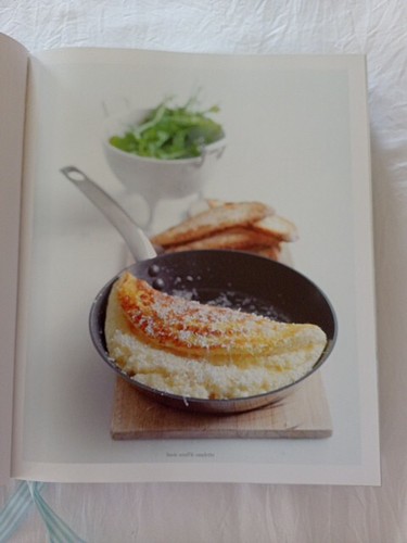 The New Classics: Large Hardcover Cookbook by Donna Hay Cooking Kitchen Recipes - Foto 6 di 14