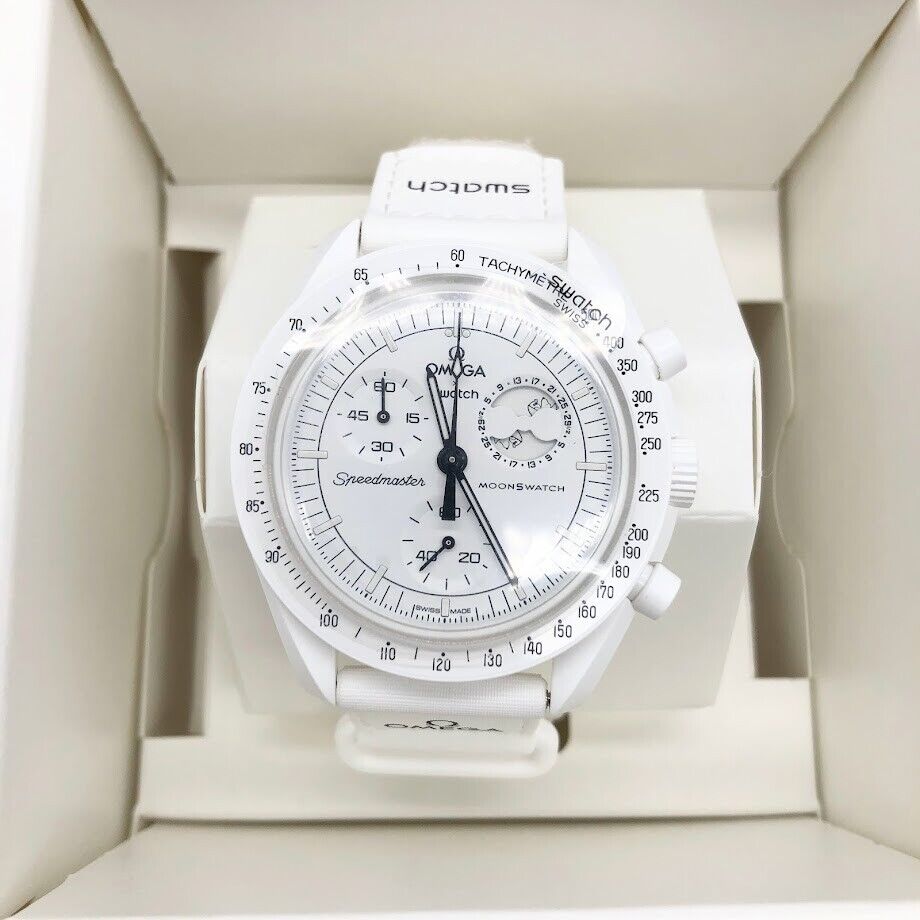 Swatch X Omega MISSION TO THE MOONPHASE Snoopy BIOCERAMIC Swatch X Omega MISSION TO THE MOONPHASE Snoopy BIOCERAMIC