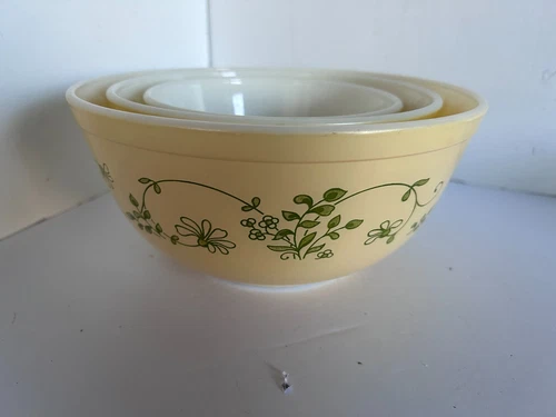 Vtg Pyrex Shenandoah Yellow Flower Ivy Mixing Serving Bowl Set of 3 401 402 403