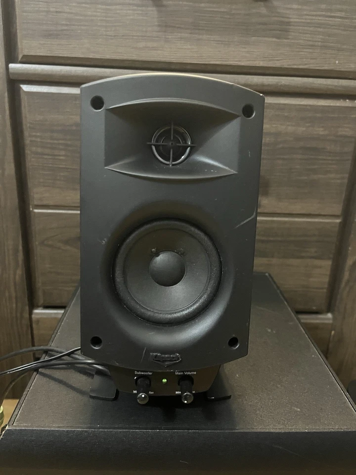 Sistema de altavoces para computadora Klipsch ProMedia 2.1 THX certificado con subwoofer Foto 4 de 4