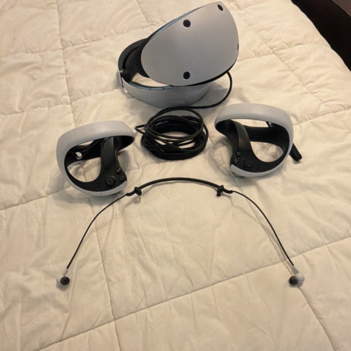 Sony PlayStation VR2 Headset White/Black with Controllers Sony PlayStation VR2 Headset White/Black with Controllers