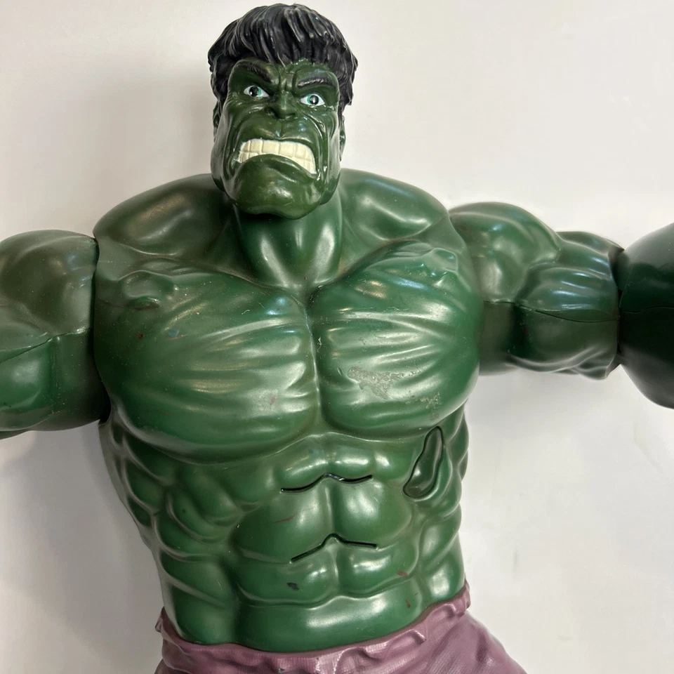 Figura de acción Marvel The Disney Store The Incredible Hulk Talking ¡15"" probada! Foto 2 de 4