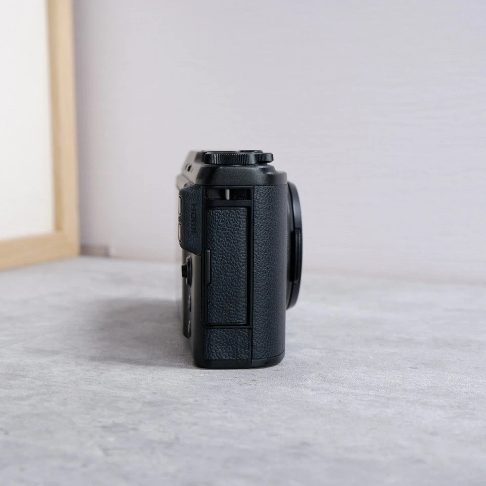 Fujifilm Fuji XF10 Digital Camera 24.2MP 4K Video Recording Built-in Wi-Fi Black - Image 3 of 4