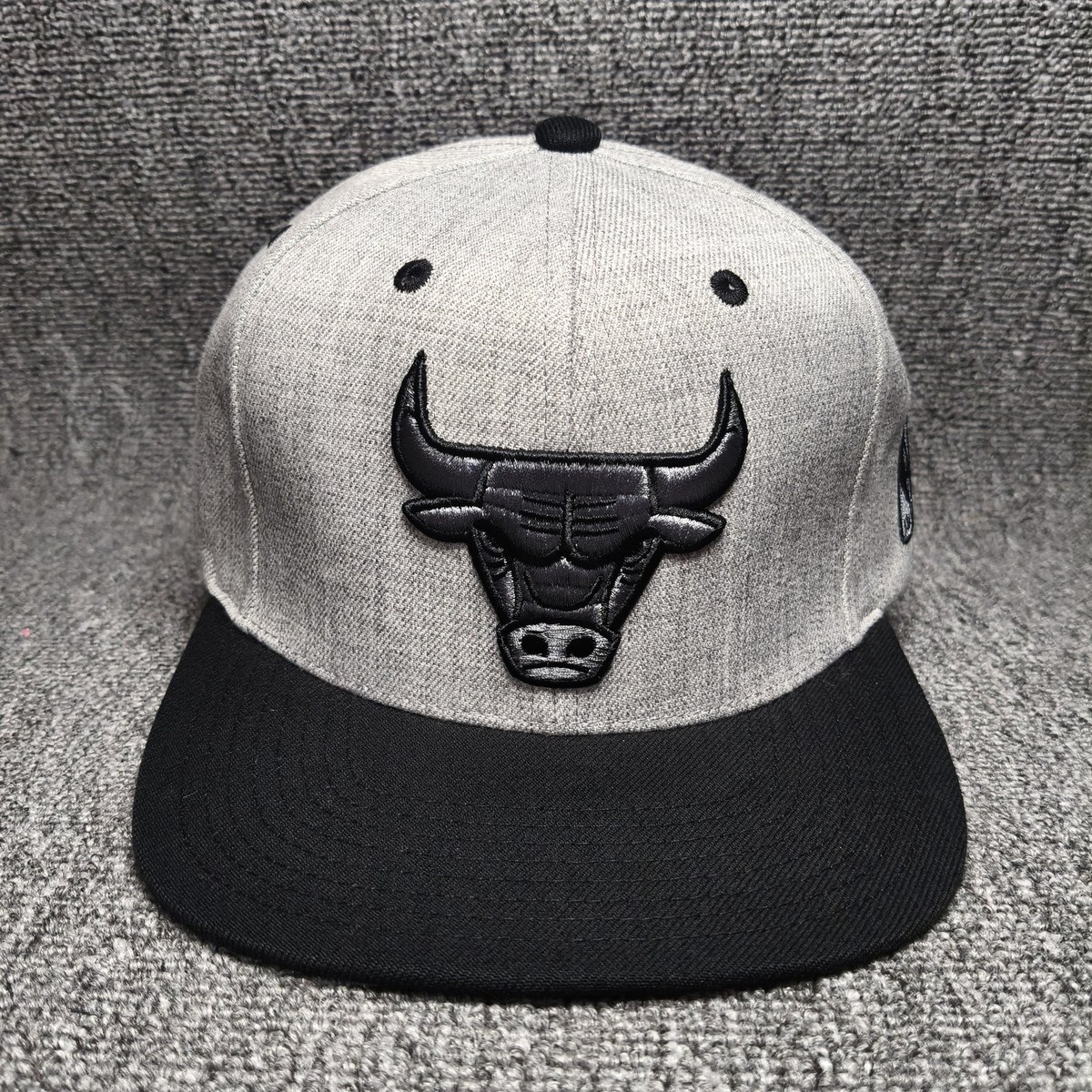 Mitchell & Ness Chicago Bulls NBA Gray Black Snapback Flat Brim Hat