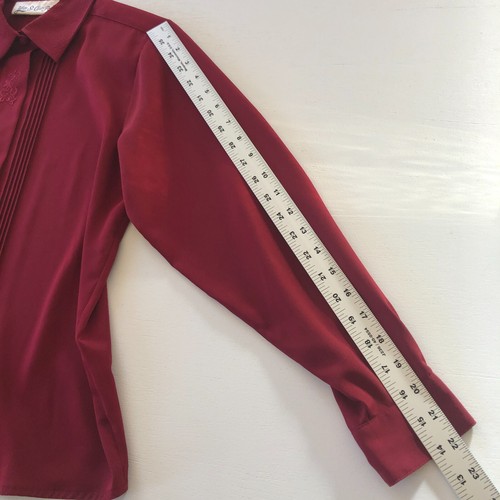 Blusa De Colección YVES ST CLAIR Talla 6P Granate Botón Ciego Pin Pliegue Pliegues Usada en Excelente Condición - Imagen 18 de 19