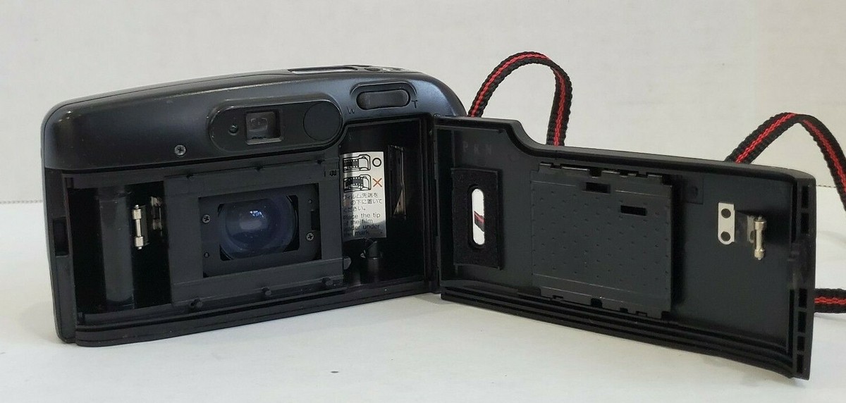 YASHICA EZS Zoom 70 KYOCERA Film Point & Shoot Camera Flash 35mm