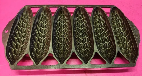 RARE - Cast Iron  Griswold No 28  (639)  Whole Wheat  Stick Pan,   Fully Marked