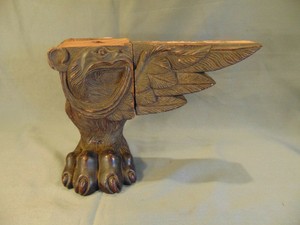 Antique-hand-carved-Griffen-Eagle-7-1-2-039-gothic-primitive-wood-foot-art-bird