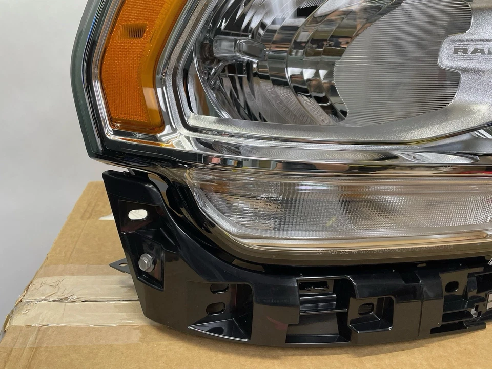 Faro delantero derecho pasajero Ram 2500 3500 5500 2019-2024 68360176AE Foto 4 de 4