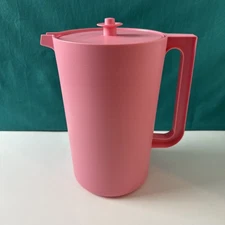 Tupperware Impressions Classic Pink Push Button Pitcher 1gal /4qt Pink New