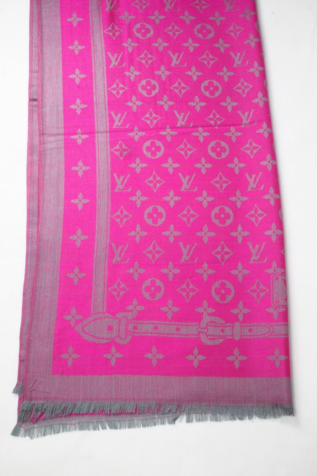 Authentic Louis Vuitton Scarf Shawl Stole 65% Cashmere 35% Silk Dark Shine Pink