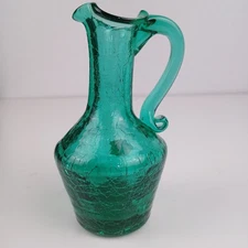 VINTAGE HAND BLOWN MINIATURE EMERALD GREEN CRACKLE GLASS PITCHER VASE 5" TALL